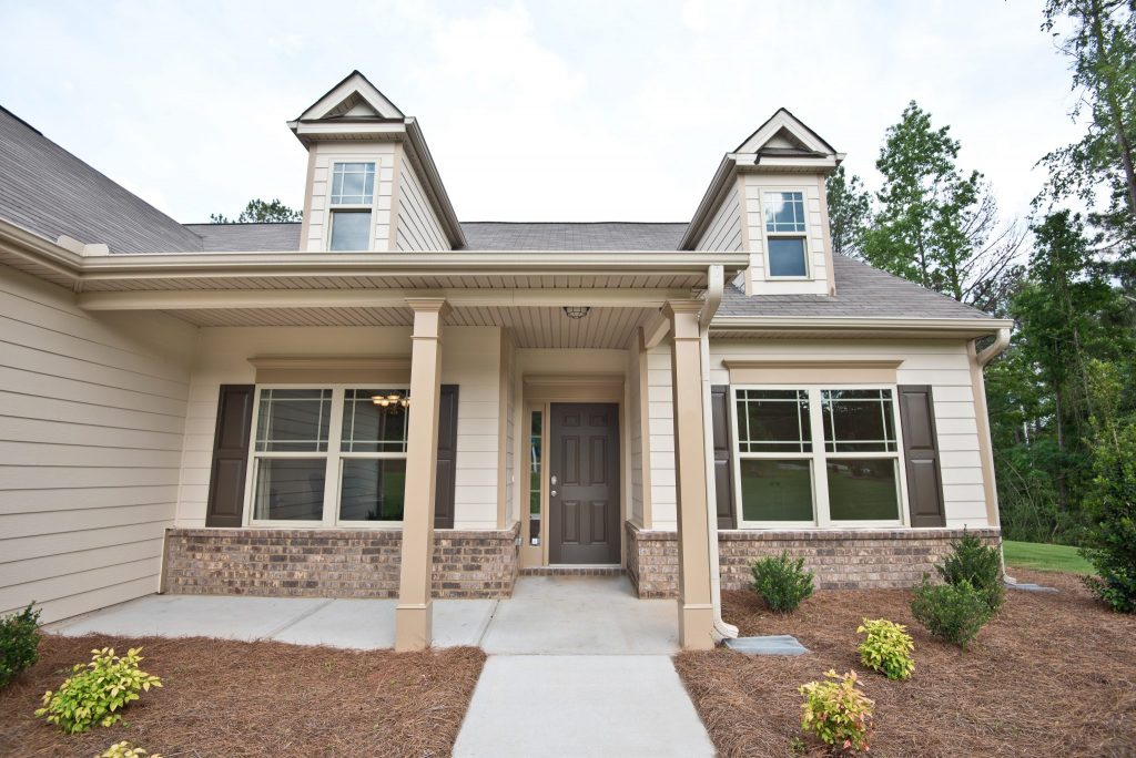 A ground level entryway in Autumn Ridge