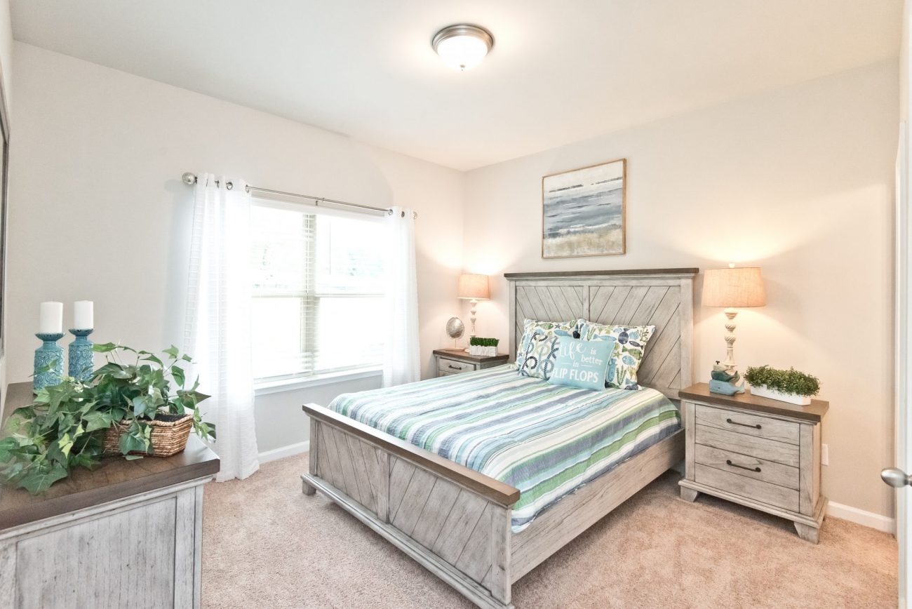 A guest room in Villas at Hickory Grove
