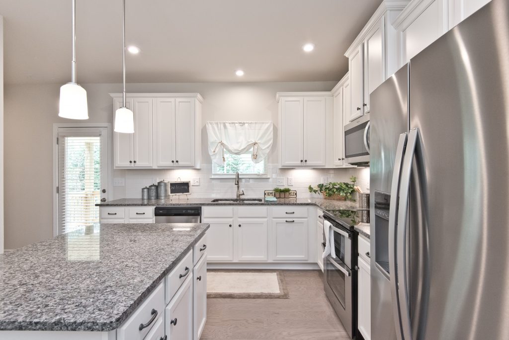 A kitchen at Cantrell Crossing