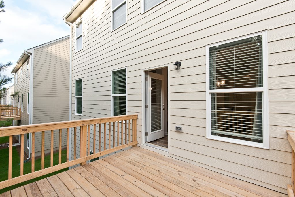 a back deck in Hickory Creek