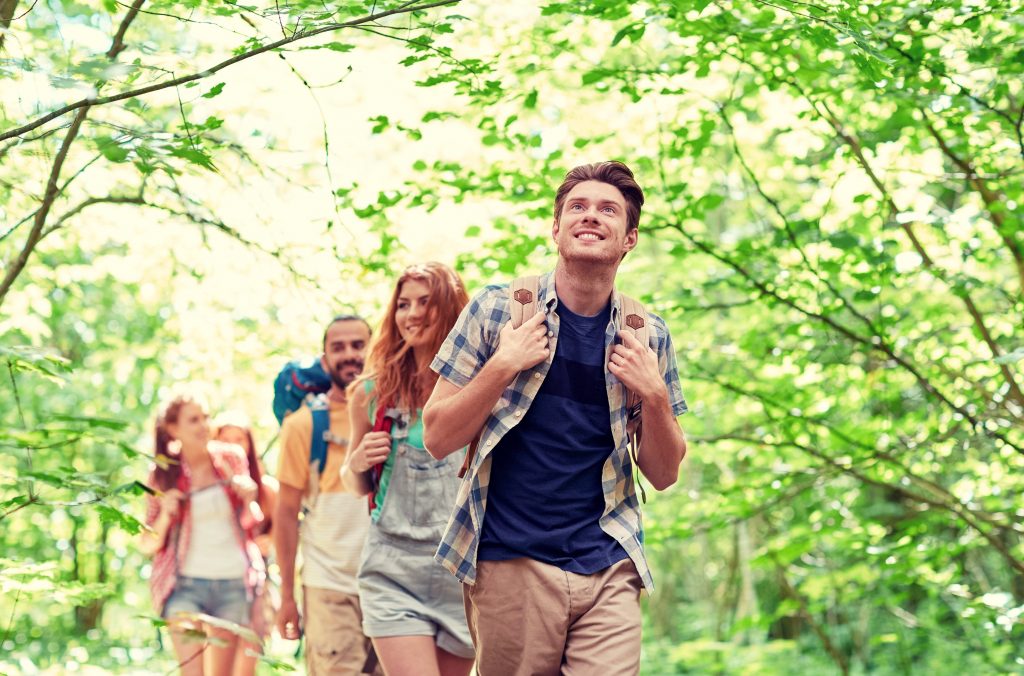 hiking sweetwater creek state park " dolgachov © 123rf"