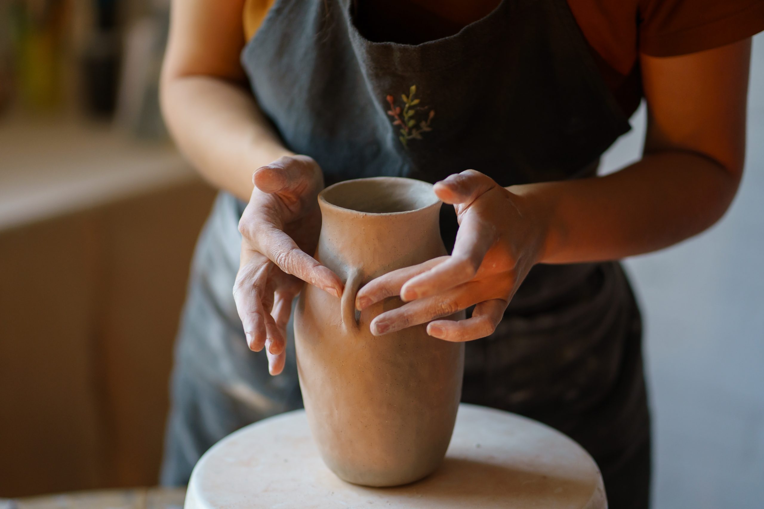 woman making pottery ©DimaBerlin