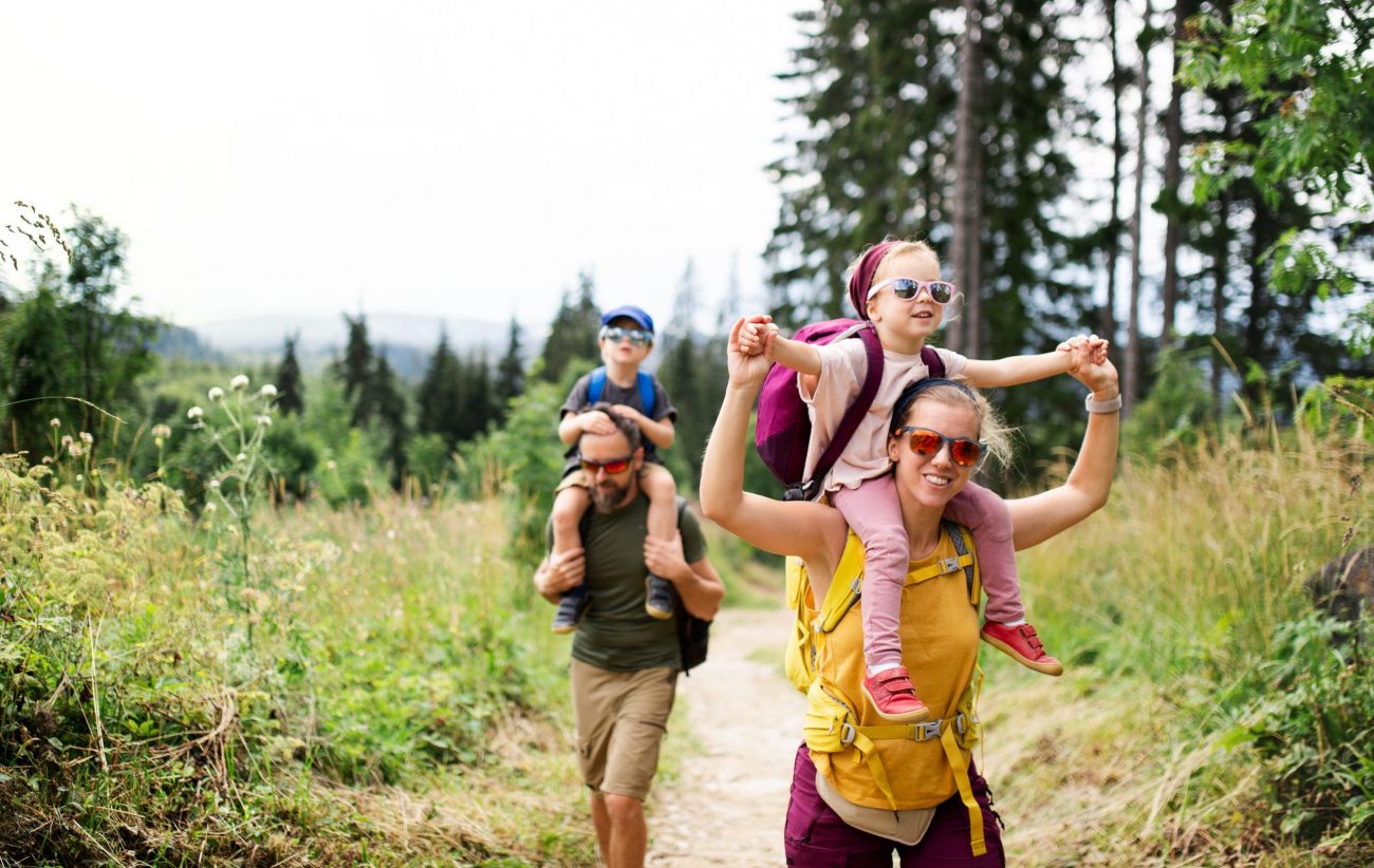 Young family hiking ©Ground Picture