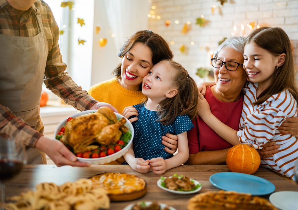 Thanksgiving Dinner with Family ©Yuganov Konstantin