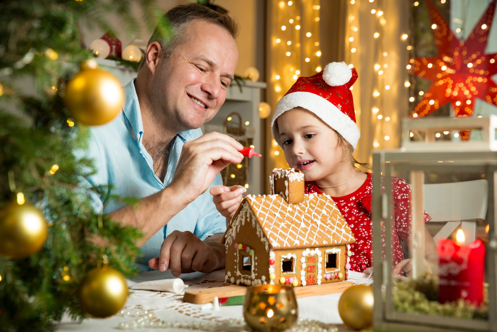 Making Gingerbread Houses with Family ©Aleksandra Suzi