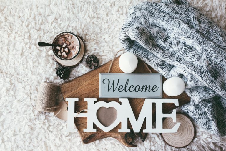 Winter Home Decor with blanket and hot chocolate ©Alena Ozerova